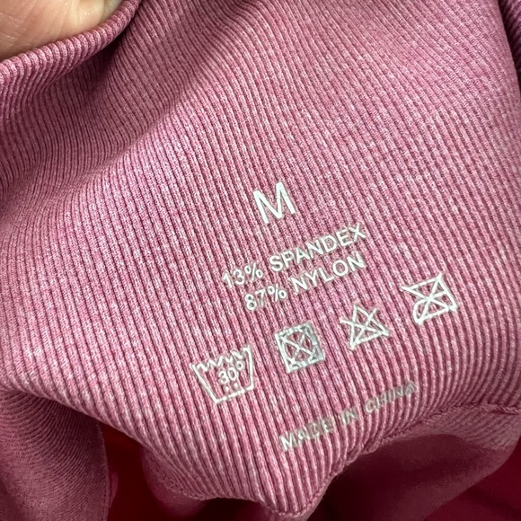 NVGTN Pastel Pink Contour Seamless Leggings - Picture 5 of 5